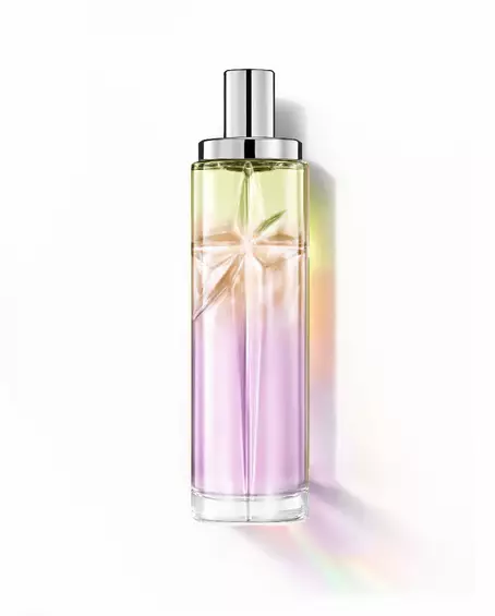 Sweet Kiss : grand flacon présentant un dégradé lavande, ambre et vert clair sur fond blanc.