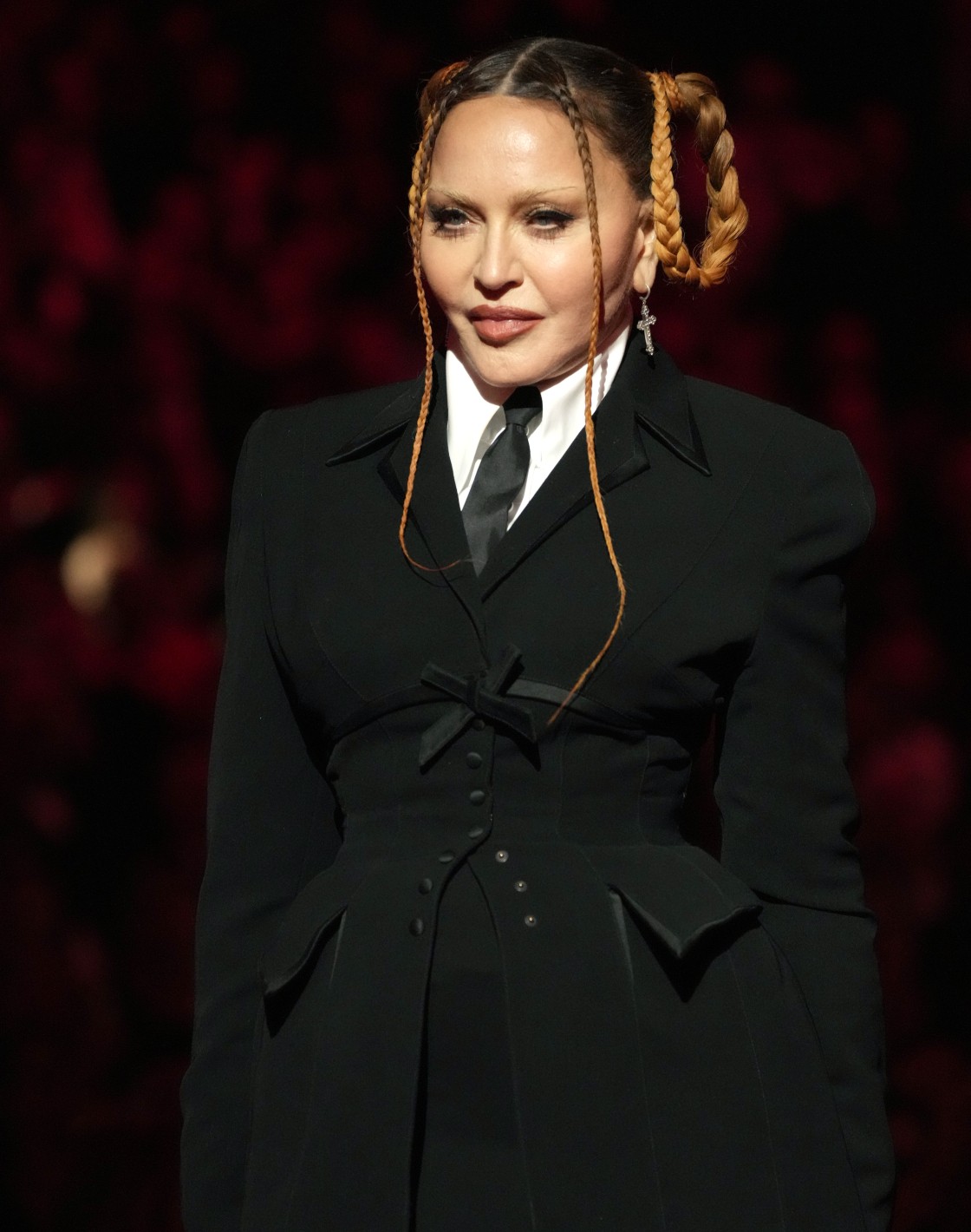 Madonna porte une tenue des archives de Mugler lors de la 65e remise annuelle des Grammy Awards 2023